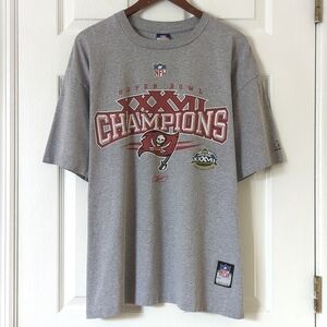 Reebok '03 Vintage Tampa Bay Buccaneers Super Bowl Graphic Short Sleeve T-shirt
